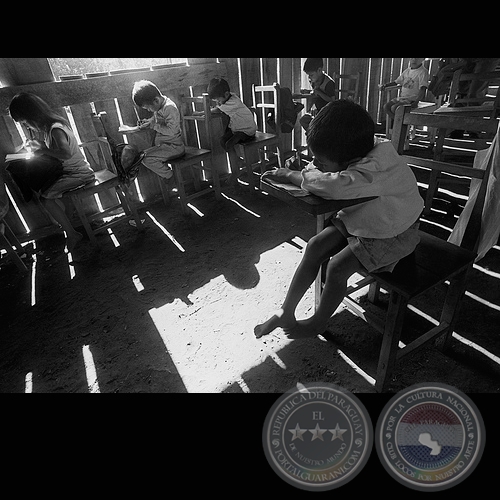 INDÍGENAS DEL PARAGUAY - Fotografía en blanco y negro de Juan Britos